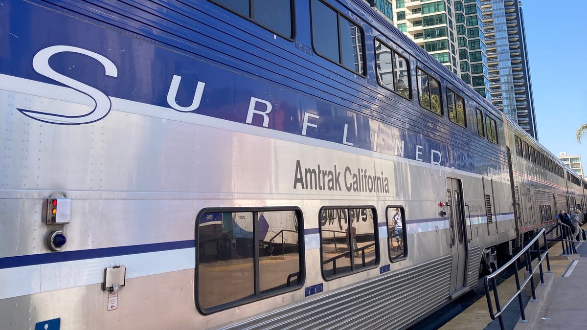 Free food, nice views but spotty Wi-Fi: What it’s like to work from Amtrak’s business class