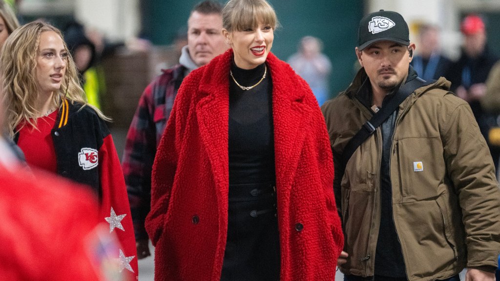 Taylor Swift traveling to watch Travis Kelce had fans concocting their own charming Hallmark movie scenarios