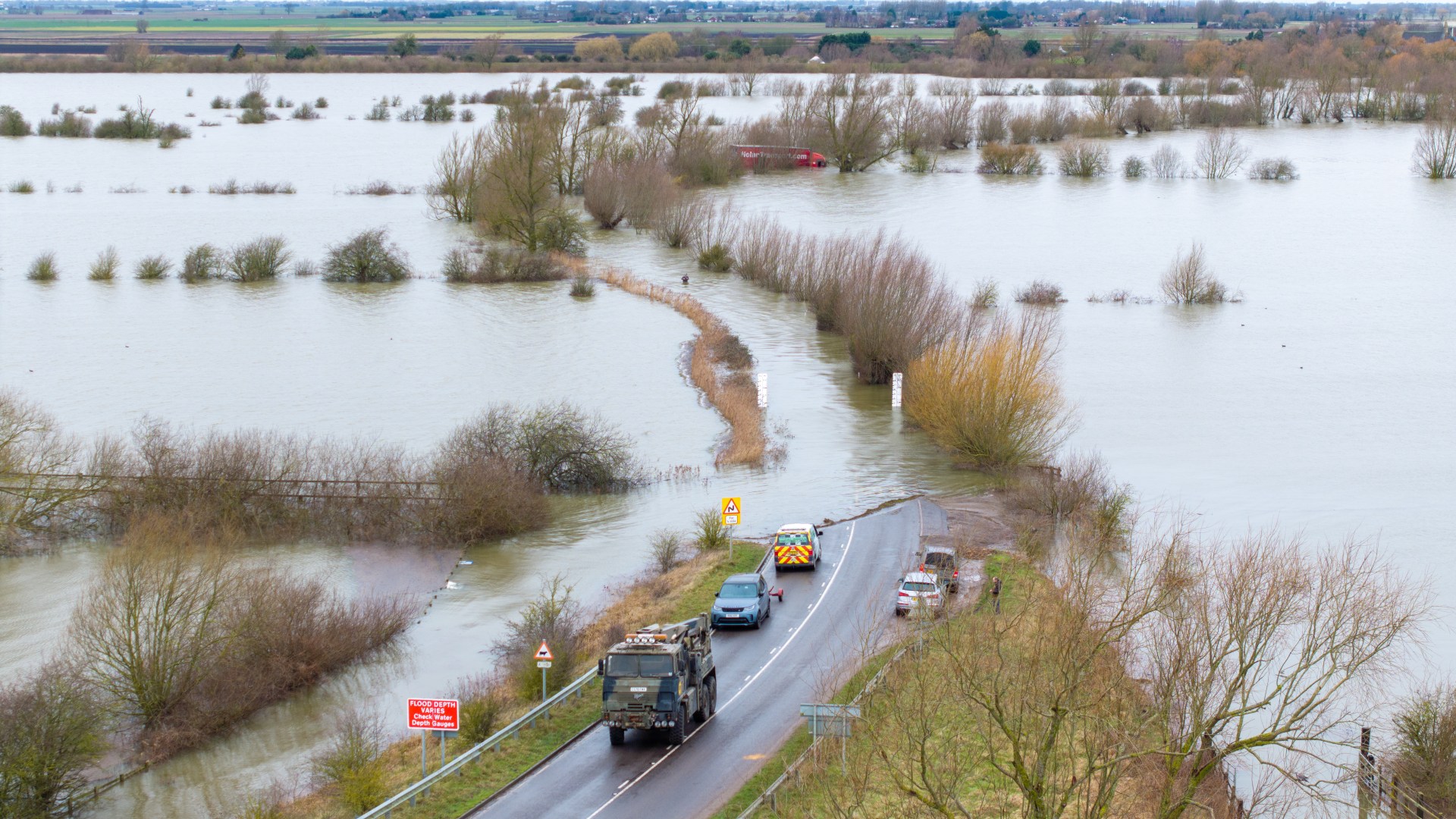 UK weather: Met Office issues fresh rain warnings prompting over a hundred flood alerts as Brits brace for travel chaos