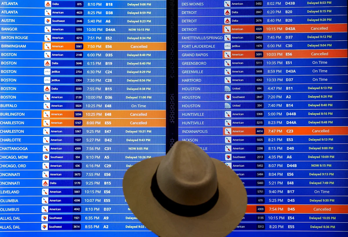 No cash for flight delays as Trump administration scraps Biden-era rule