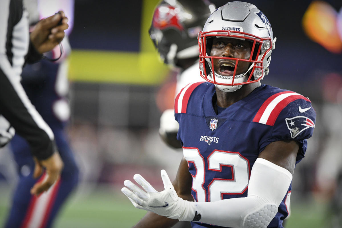 Devin McCourty responds to Bart Scott calling Patriots’ travel plans a ‘desperation move’